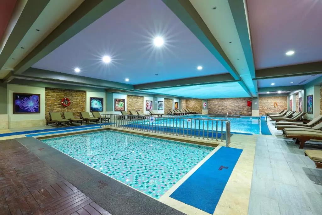 هتل کریستال دلوکس آنتالیا